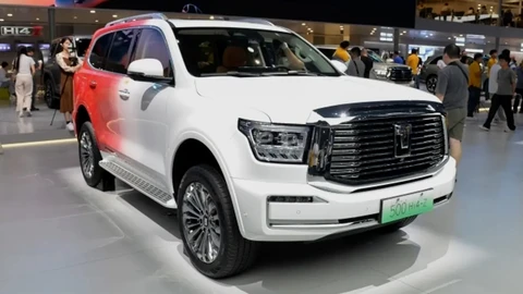 Shanghai 2025: GWM nos deleita con el Tank 500 Hi4-Z