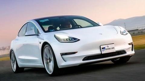 Autos de Tesla costarán lo mismo que los de gasolina