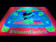 Nissan obtiene el Récord Guinnesss de la pintura fluorescente más grande 