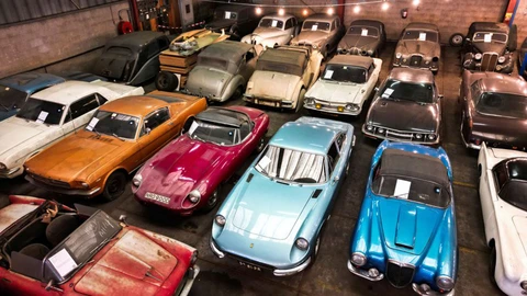 Video - Subastan 230 vehículos clásicos que estuvieron ocultos por décadas