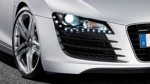¿Cuál fue el primer automóvil con iluminación LED?