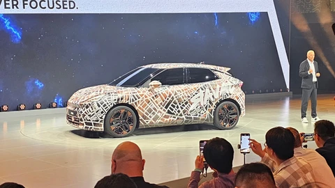 IAA Munich 2025: el eléctrico y compacto Cupra Raval se exhibe, pero con camuflaje
