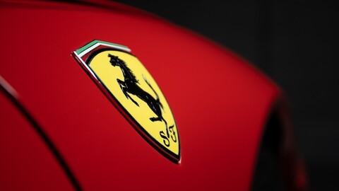 ¿Por qué no basta ser millonario para comprar un Ferrari nuevo?