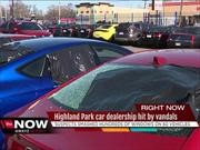 Destruyen las ventanas de más de 50 autos en un distribuidor en Detroit