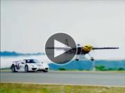 Porsche 918 Spyder Vs. avión ¿quién es más rápido?