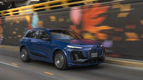 Audi Q6 e-tron 2025, primer contacto con este sorprendente crossover EV