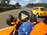 Video: Piloto al que no le gusta perder lleva su F1 a un track day