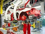 Ferrari suma un turno en su producción por la demanda