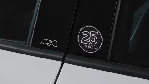 Seat lanza ediciones especiales del Ibiza, León y Arona por su 25 aniversario en México
