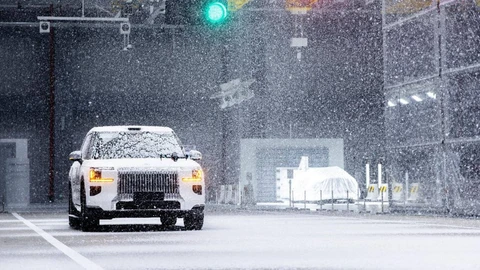 Geely inauguró un gigantesco Centro de Pruebas de seguridad