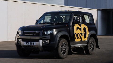 Land Rover celebra 60 años de James Bond con el Defender Rally Special