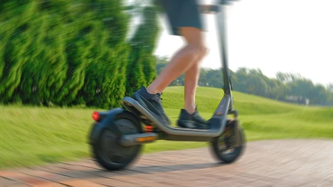 Colombia reglamenta la micromovilidad: nuevas normas para bicicletas y patinetas eléctricas