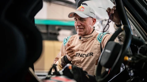 Stéphane Peterhansel encantado con lo que halló en Land Rover