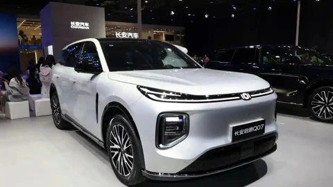 Shanghai 2025: el Changan Qiyuan Q07 ofrece movilidad eléctrica y rango extendido