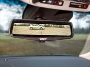 Cadillac moderniza el espejo retrovisor