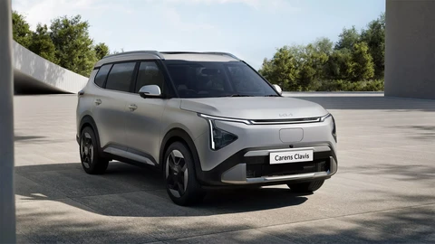 Kia Carens Clavis EV: para siete pasajeros, eléctrica y rival directa para la nueva Chevrolet Captiv