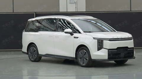Beijing 2024: llegan los PHEV a la gama de minivans de Maxus