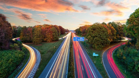 En Alemania quieren salvar a los autos de combustión interna con combustibles sintéticos