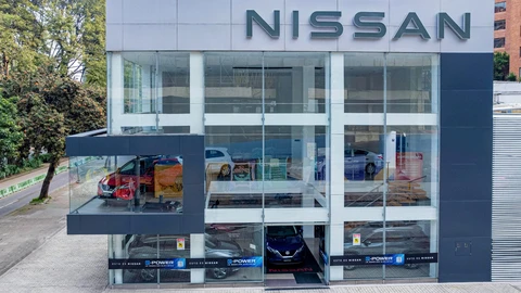 Se renueva la vitrina de Nissan en la zona rosa de Bogotá