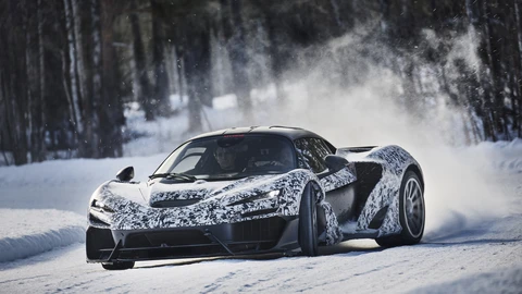 McLaren W1 danza en la nieve del Círculo Polar Ártico