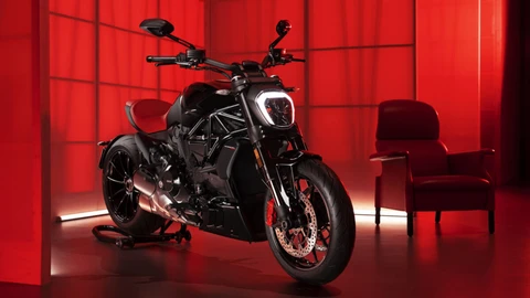 Ducati XDiavel Nera, la exaltación del cuero