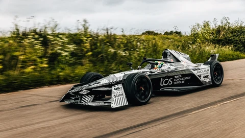 Jaguar prueba por primera vez su auto de Fórmula E para 2023