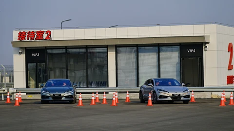 China acuerda 6% de arancel con Canadá para importar sus autos