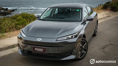 Changan Eado Plus IDD en Chile, un sedán para tiempos electrificados