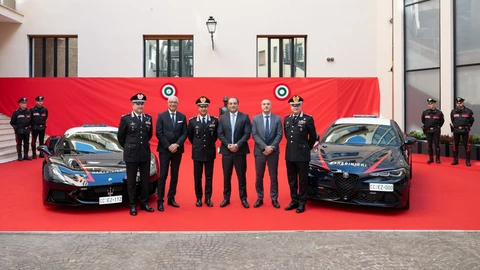 Maserati McPura y Alfa Romeo Giulia Quadrifoglio son los nuevos vehículos de la gendarmería italiana