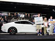 El primer Shelby GT350R Mustang se subasta en un millón de dólares