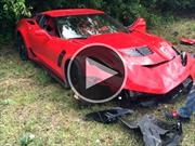 Video: Destruyen un Chevrolet Corvette Z06 contra un árbol 