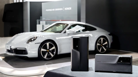 Porsche Design Honor Magic V2 RSR, el deportivo de los smartphones