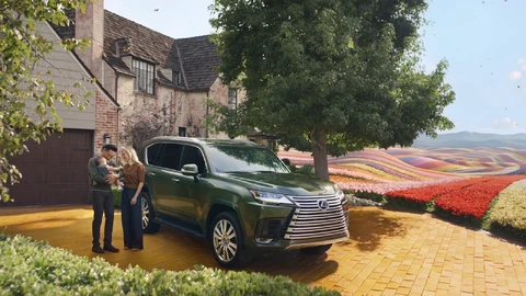 Lexus LX brilla en Wicked: Por siempre con un toque de magia y lujo japonés
