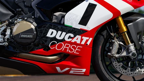 Ducati Panigale V2 Superquadro Final Edition, un homenaje imperdible a la italiana más veloz