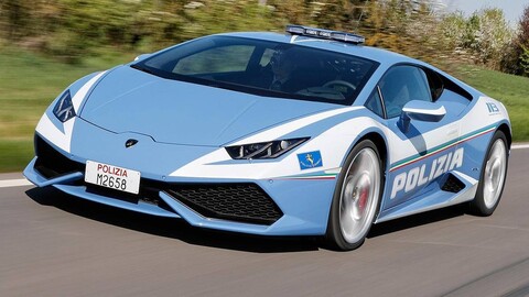 Policía italiana traslada un riñón en un Lamborghini Huracán