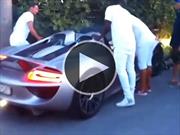 Video: Porsche 918 Spyder chocado en absurdo accidente