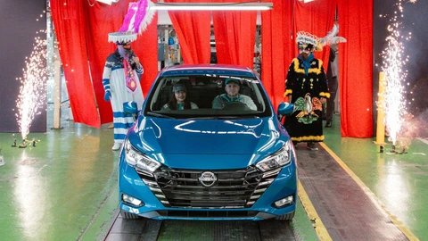 Nissan V-Drive y Versa arrancan producción en la planta de CIVAC, Morelos