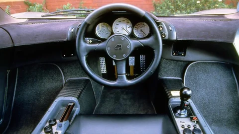 ¿McLaren también está pensando en un cambio manual? Esto es lo que se sabe (extraoficialmente)