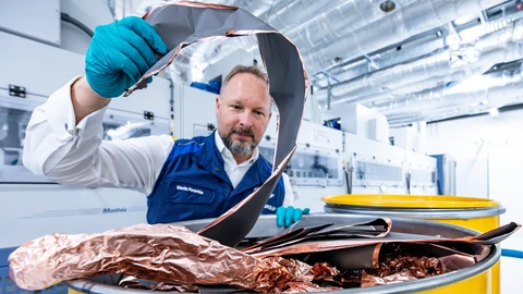Ferrari, BMW y Tesla apuestan por aluminio en lugar de cobre