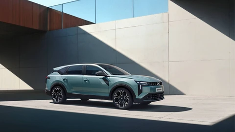 No es un Kia K4 gigante: es el Dacia Striker