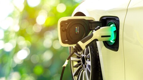 Estados Unidos buscará para 2030 que el 50% de los autos nuevos sean electrificados