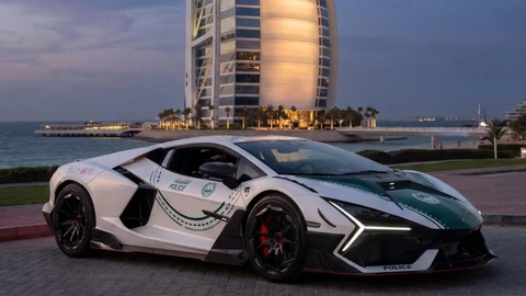 Lamborghini Revuelto: el nuevo superdeportivo de la policía de Dubái