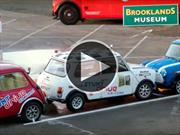 Video: así se marca el Récord Guinness de estacionamiento en marcha atrás