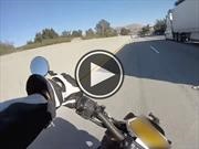 Video: El motociclista con más suerte del mundo