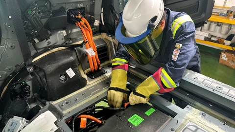 Vehículos electrificados: lo que necesitan los talleres de colisión para repararlos