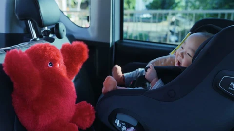 Nissan crea un peluche para calmar a los bebés en el auto