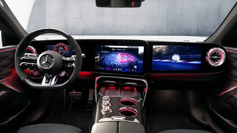 Mercedes-AMG aun cree que las pantallas son el futuro