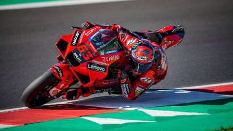 MotoGP 2021: Bagnaia intenta, Quartararo resiste