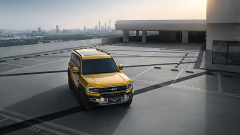 BYD Denza B5: el SUV híbrido de 677 hp que reta al Defender ya pisa Reino Unido