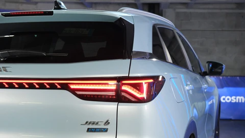 Prueba de manejo: JAC 6 PHEV: SUV híbrida enchufable a buen precio
